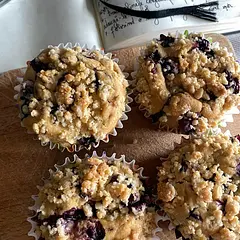 I added some lemon juice, apart from the zest for a fresher taste, and also some blueberries on top. :) 