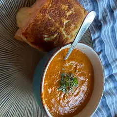 So tasty! Great way to use up tons of tomato’s from growing tomato’s all summer! :)
