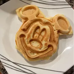 Super easy dish and I was able to make three waffles that were super crispy. Loved how this recipe was not too sweet and pairs perfectly with maple syrup. I also added butter to the recipe!