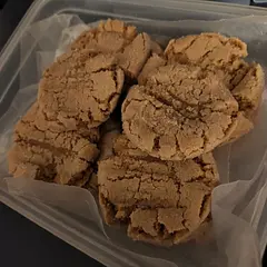 Instructions are easy to follow and make. The cookies turned out fantastic. The only thing I would say is that the instructions are missing the part where you are supposed to flatten them down. I ended up cooking them for the 8 minutes in ball form and they stayed in ball form and didn't fall into cookie shape.