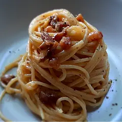 Per 100g pasta: 1 egg, 1egg yoke, 2 tablespoons of pancette fat & 2 tablespoons of pasta water. Cheese is a 50/50 mix of pecorino romano and parmigiano reggiano. I used about 50g of pancette.