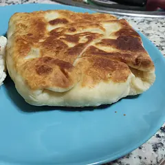 Cambié algunas cosas de la receta. Le puse un poco de pavo (estilo calzonne) y queso con hierbas provenzales.