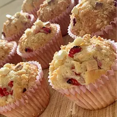 This recipe by Comfort Bakes was the best recipe ever! Amazing 🤩 Turned out just like shop bought but better! So so good thank you so much. Try them - you won’t be disappointed! Just a note - I did use Sunflower oil instead of olive oil as the olive oil I had would have been too heavy. 