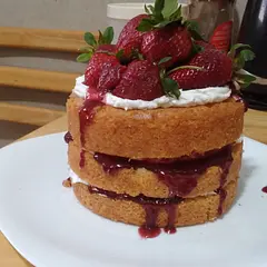 Hi im 15 and i tried to make this cake, it WAS GOOD and so easy to make thanks for this recipe,it's one of my favourite♡