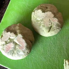 Good but tastes like dough