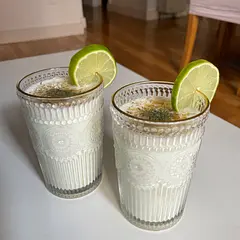 Added some dill and brown sugar for a sweet decoration. Highly recommend, it's so easy and it's an easy way to make refreshing drinks easily with ingredients that I now always keep in the fridge! :)