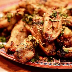 Love love love mala flavours! This is a delicious recipe. I would be careful on the second fry so that the wings don't get too dark!