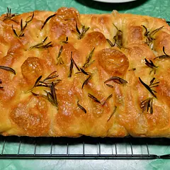 This recipe was extremely easy to follow and created such a delicious foccacia! 10 out of 10 would recommend!