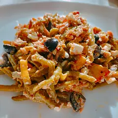 Coupez les pommes de terre en 8 si elles sont grosses. 😋