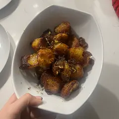 Best roast potatoes ever!! So crispy and crunchy on the outside and so soft on the inside! Will defo be using this recipe all the time 