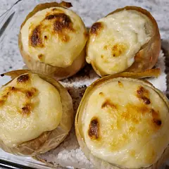 The result is very good, but it takes a lot of time . Next time I'll prepare less bechamel cheese sauce.