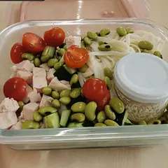 Used a store-bought sesame sauce and kept it in a jar in the lunchbox. It was very tasty and fresh! The recipe makes good-sized servings! 