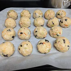 Made sushi rice instead of plain & no issues getting them into balls. Next time, I'll add more meat and gim for my family's preference. Overall good & simple dish!