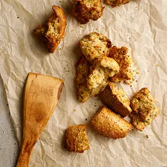 Crunchy, golden homemade croutons made easy with your air fryer. This quick recipe uses whole grain bread, olive oil, garlic, and Italian seasoning for a Mediterranean diet-friendly topping perfect for salads or soups. Ready in just 5 minutes and great for meal prep, it’s a smart way to add texture and flavor with simple pantry ingredients.