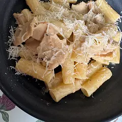 made with veg chicken substitute. delicious