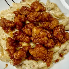 Applebee’s, honey pepper chicken mac & cheese is one of my favorite meals ever, so I had to try this recipe. It was absolutely phenomenal and is going on into my meal rotation.