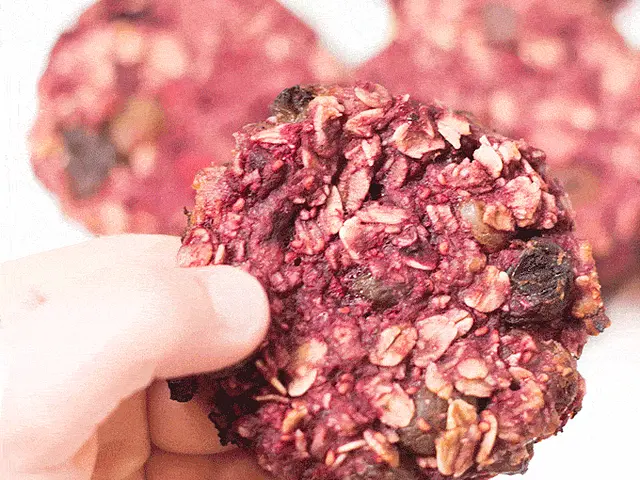 try these! they are kinda moist but they taste great :D i tried to make them for a trip and i didnt have raspberries at the moment so i just put blueberries instead and they still turned out delicious! higly recomend :>