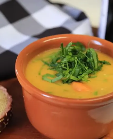 Caldo de Feijão Branco com Couve