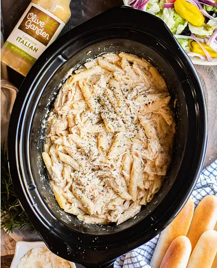 Slow Cooker Olive Garden Chicken Pasta