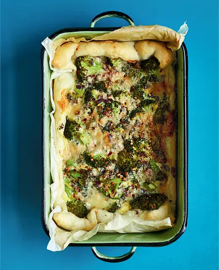 THE MOST INDULGENT QUICK COOK QUICHE: BROCCOLI, BLUE CHEESE, CHILLI & WALNUT