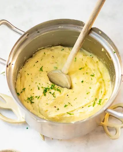 Aardappelpuree met 30 tenen knoflook van Julia Child