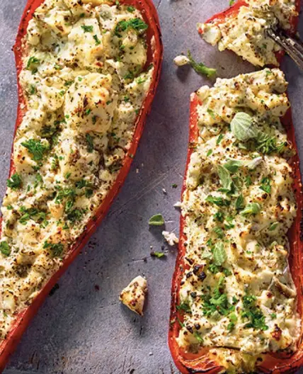 Stuffed pointed pepper with feta
