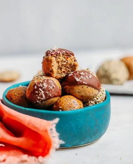 5 Ingredient Protein Balls