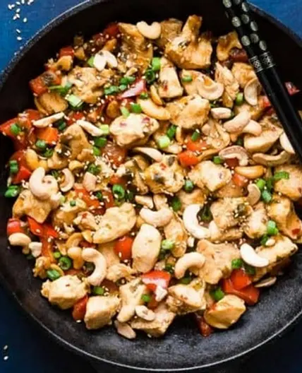 EASY PALEO CASHEW CHICKEN STIR FRY
