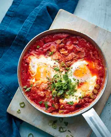 TOMATOES, EGGS AND CHORIZO