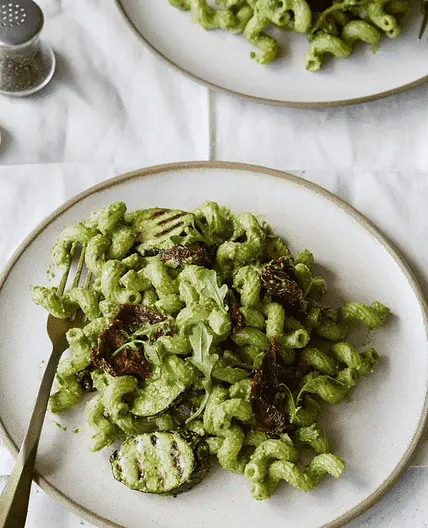 Avocado & cashew pesto pasta