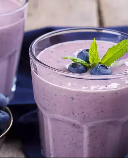 Blueberry & Banana Breakfast Smoothie