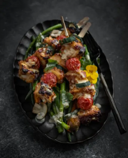 Brochettes de poulet au beurre de cacahuètes