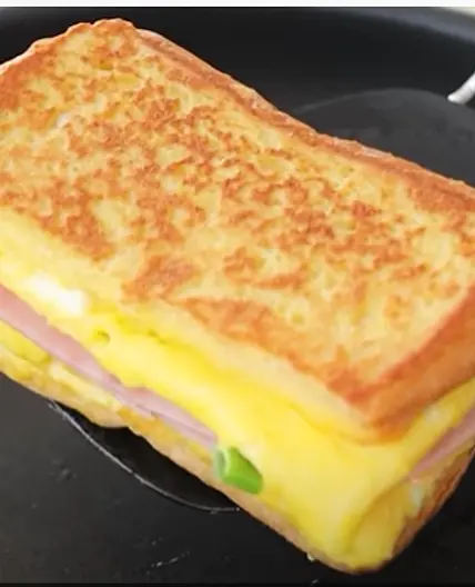 One Pan Egg Toast Ham Cheese
