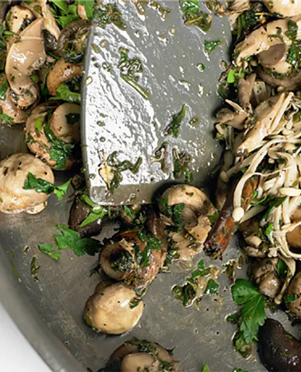 Mixed mushrooms with cinnamon and lemon