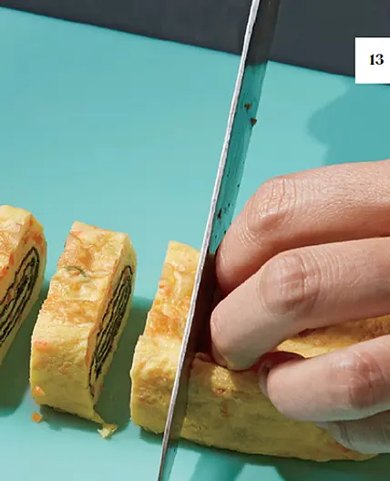 ROLLED OMELET WITH VEGETABLES