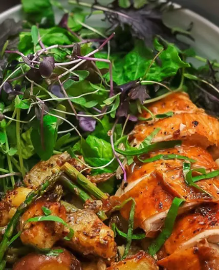 The Keto Guide - Garlic Butter Chicken Salad