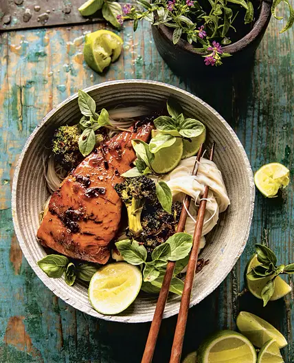 ginger-pepper salmon with garlic rice noodles