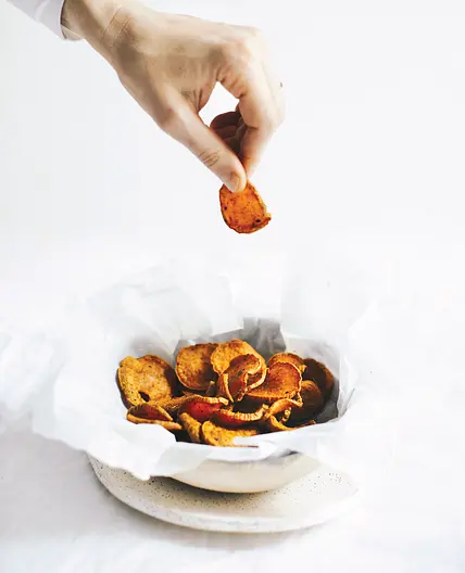 CRISPY CURRIED SWEET POTATO CHIPS