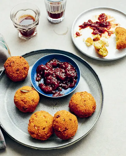ANDHRA MASALA VADAI Crispy Fried Lentil Patties