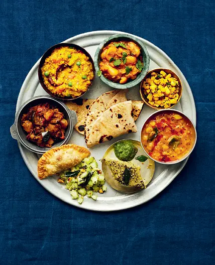 MAHARASHTRIAN KOBICHI BHAJI Spiced Cabbage with Turmeric & Green Peas