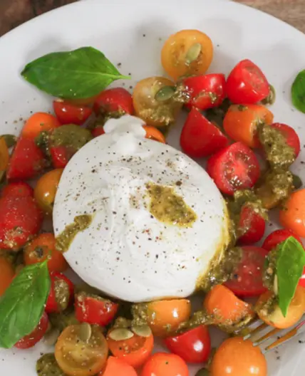 Salade de tomate à la burrata (1 personne)