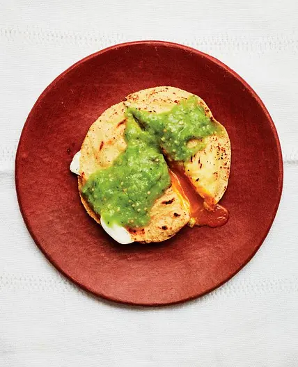 HUEVOS EN CAMISA “EGG IN A SHIRT”