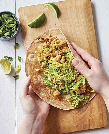 CURRIED CHICKPEA WRAPS