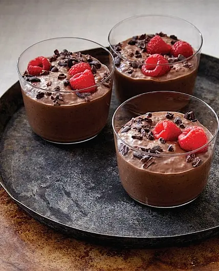 BERRY CHOCOLATE CHIA PUDDING