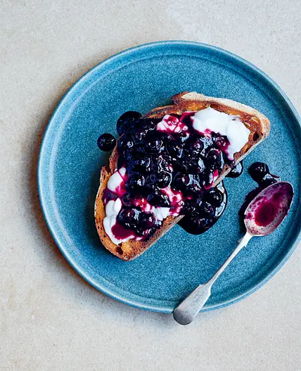 Cream cheese and blueberry toast