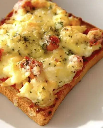 Egg pizza toast