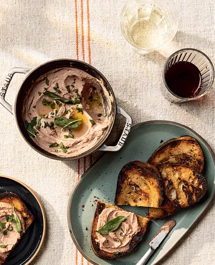 Hummus with Radishes and Crispy Chickpeas