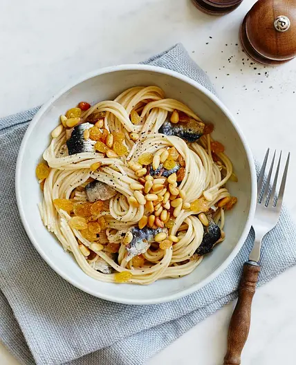 SPAGHETTI WITH SARDINES & SULTANAS