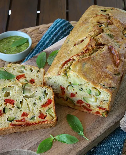 Cake poivrons courgettes pesto