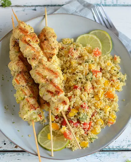 Brochettes de poulet mariné au citron